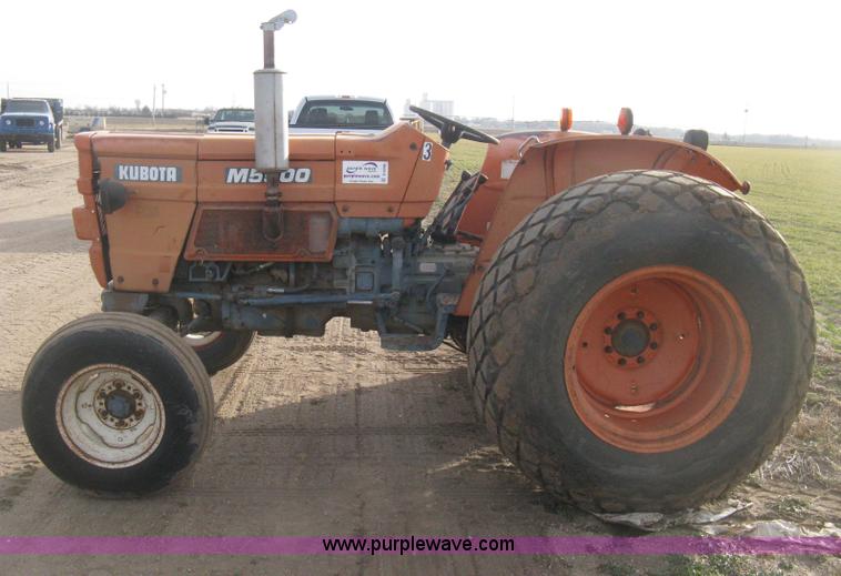 image for item B8396 Kubota M5500 tractor