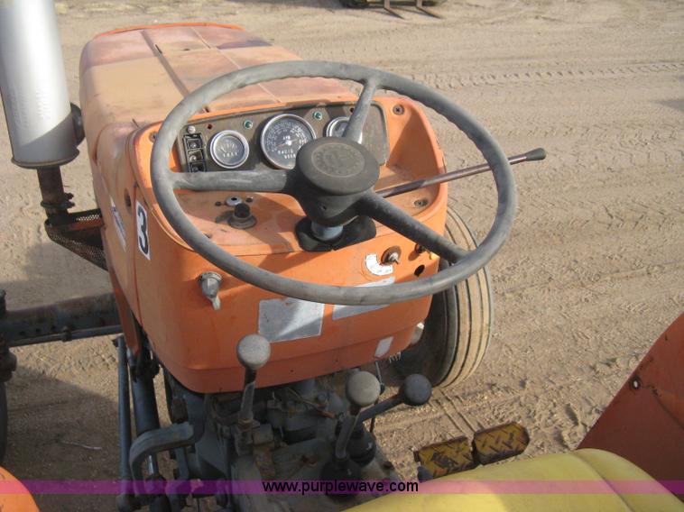 image for item B8396 Kubota M5500 tractor