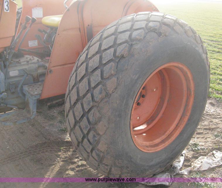 image for item B8396 Kubota M5500 tractor