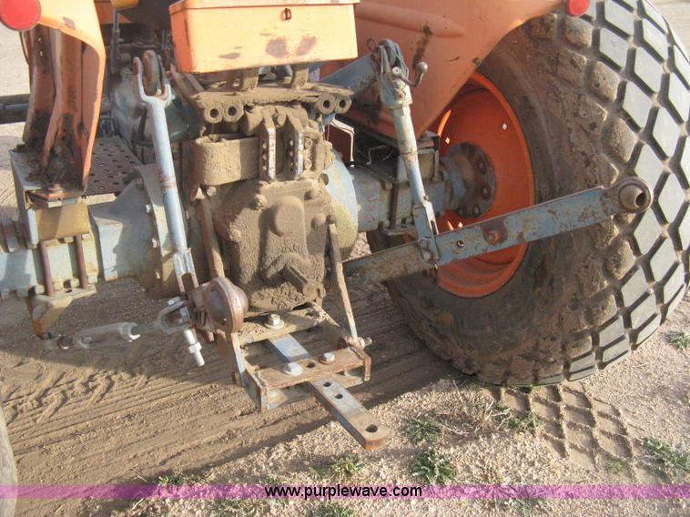 image for item B8397 Kubota M5500 tractor