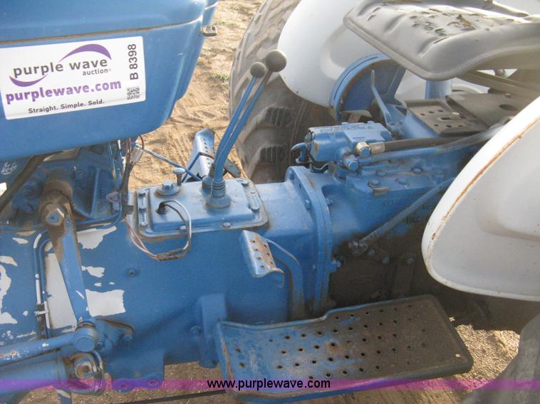 image for item B8398 Ford 4610 tractor