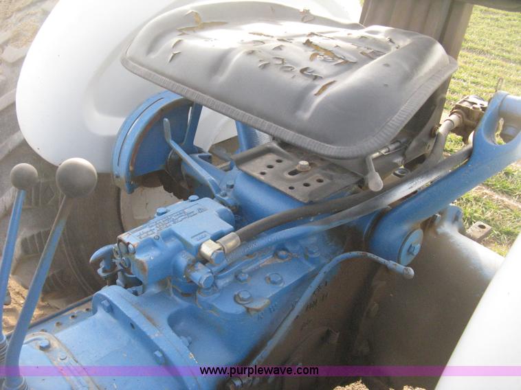 image for item B8398 Ford 4610 tractor