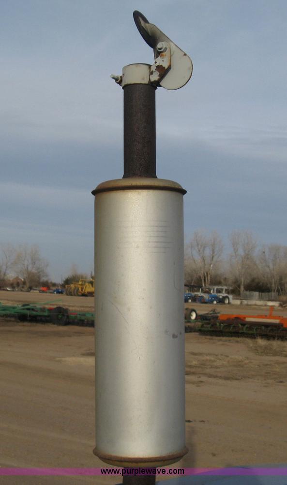 image for item B8398 Ford 4610 tractor