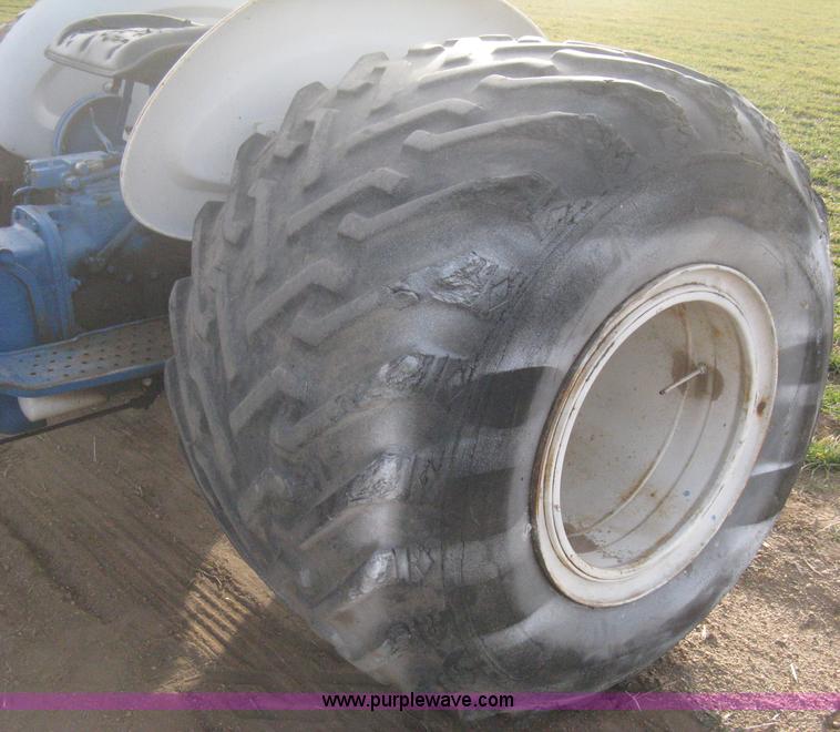 image for item B8398 Ford 4610 tractor