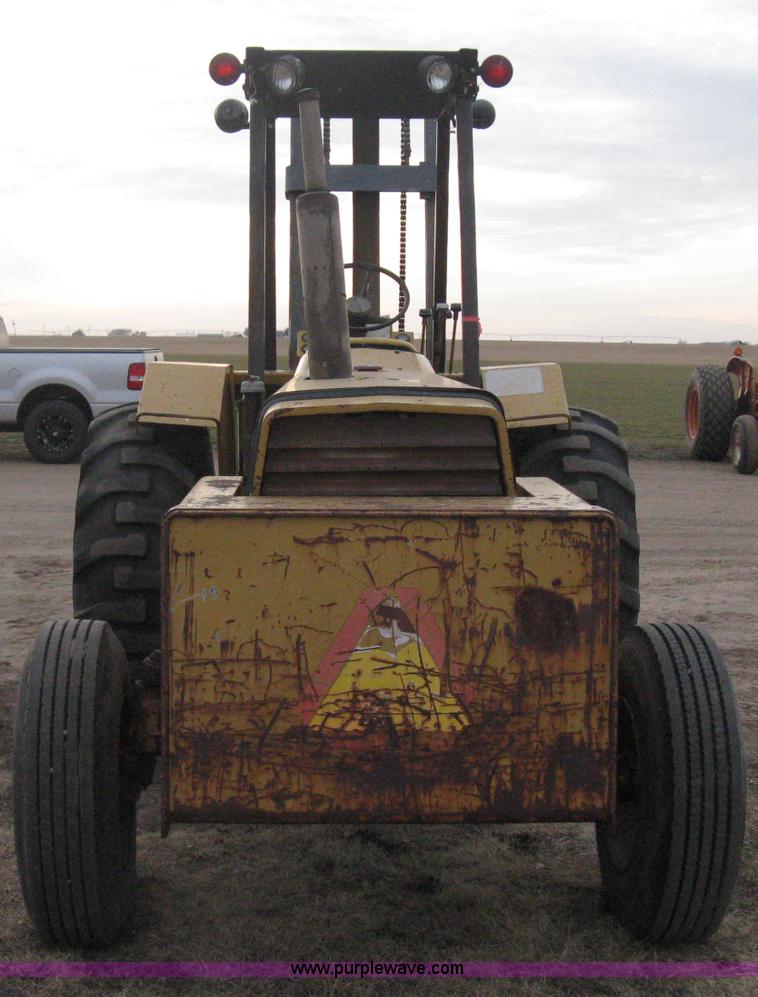 image for item B8409 Massey Fergusen H50 rough terrain forklift