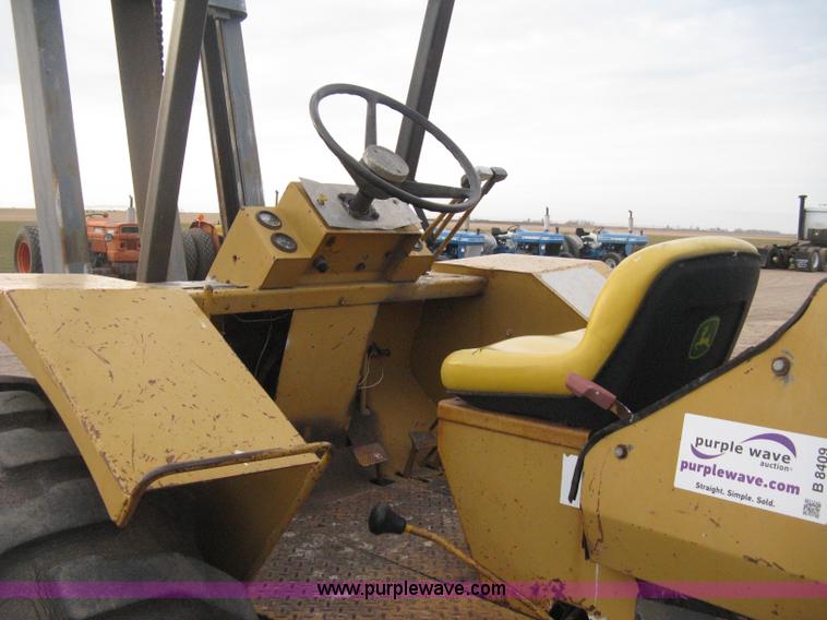 image for item B8409 Massey Fergusen H50 rough terrain forklift