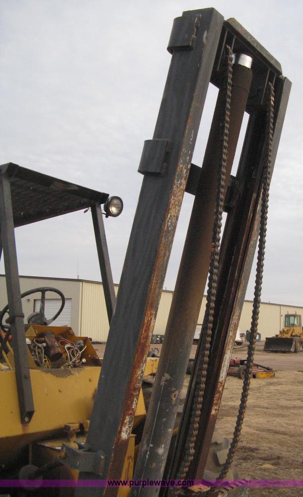 image for item B8409 Massey Fergusen H50 rough terrain forklift