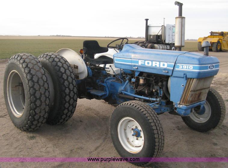 image for item B8411 Ford 3910 tractor