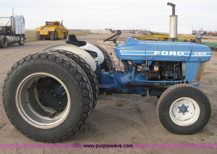 image for item B8411 Ford 3910 tractor