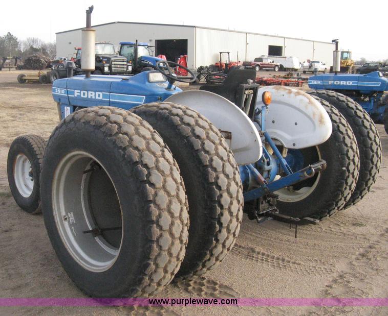 image for item B8411 Ford 3910 tractor