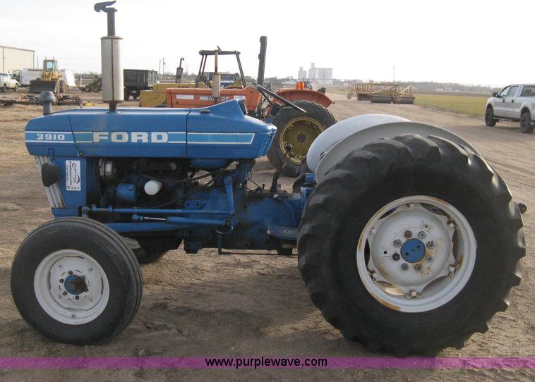 image for item B8412 Ford 3910 tractor