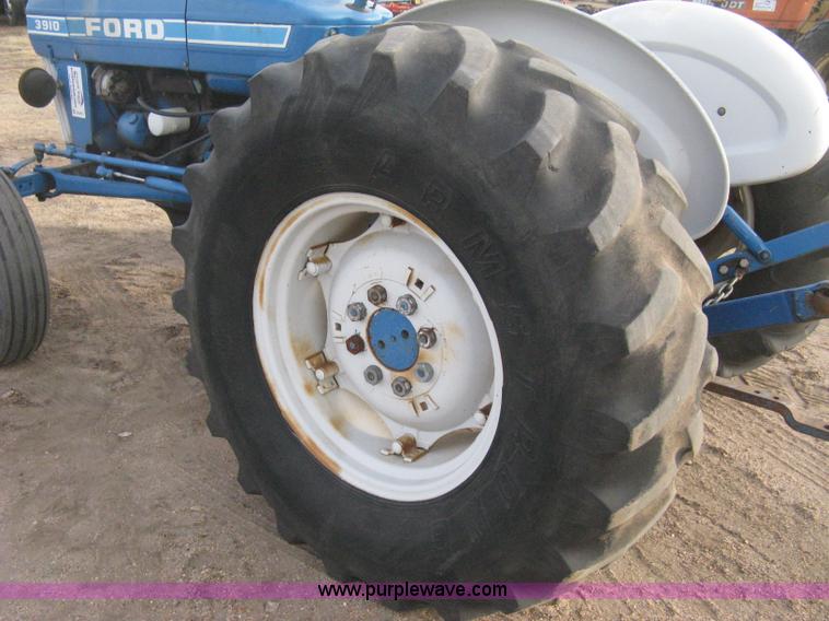 image for item B8412 Ford 3910 tractor