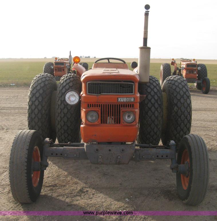 image for item B8413 Kubota M5500 DT tractor