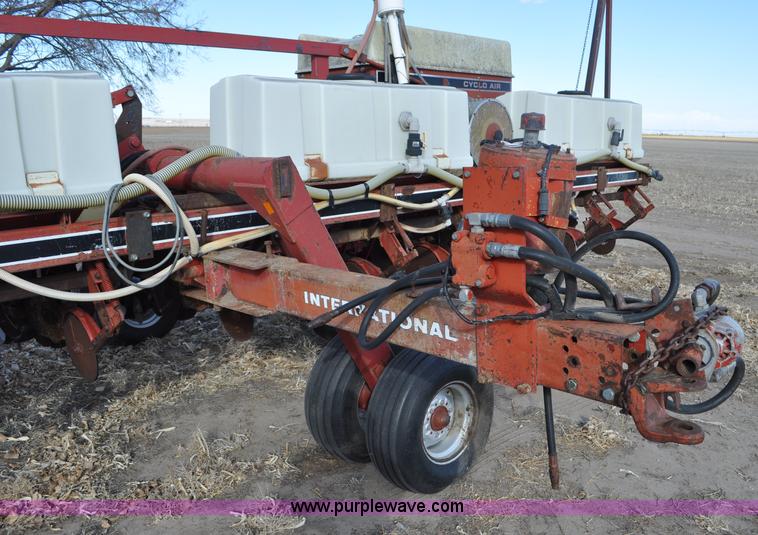 image for item C3389 Case IH 800 planter