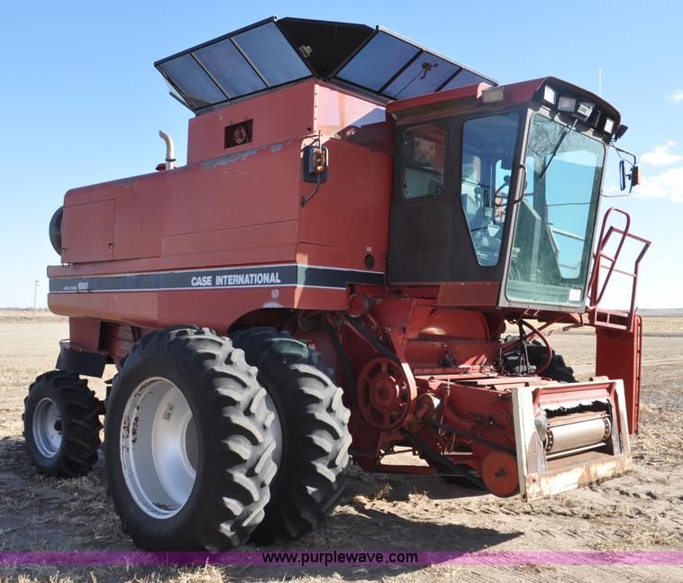 image for item C3390 1990 Case IH 1680 combine