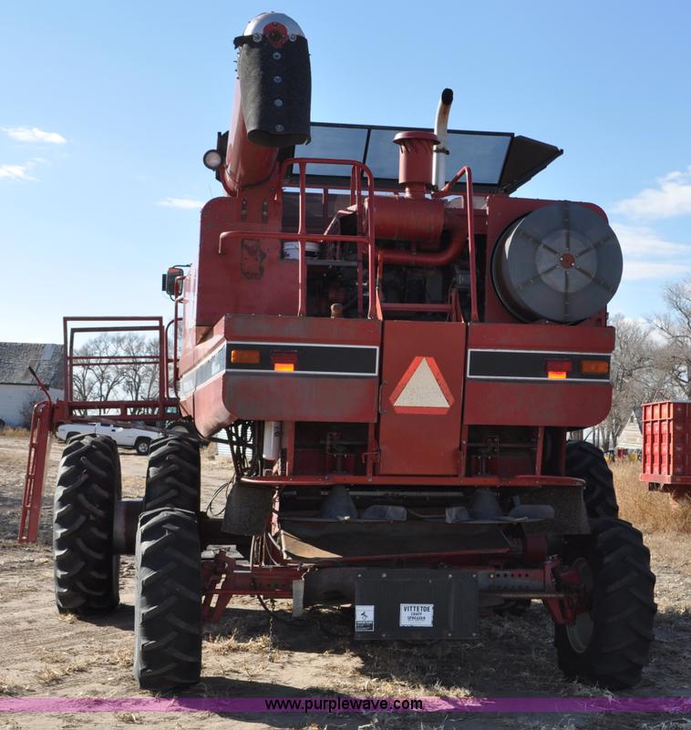 image for item C3390 1990 Case IH 1680 combine