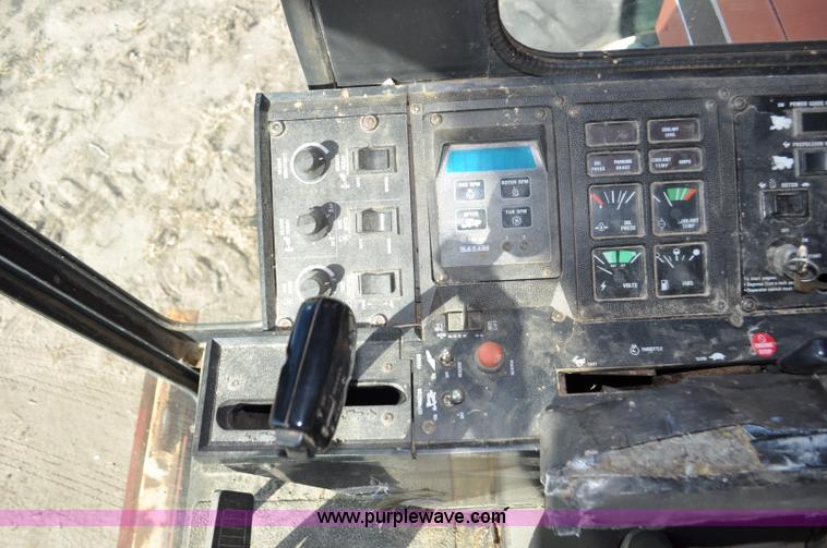 image for item C3390 1990 Case IH 1680 combine