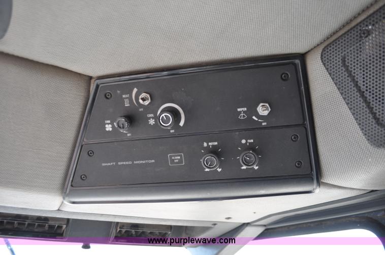 image for item C3390 1990 Case IH 1680 combine