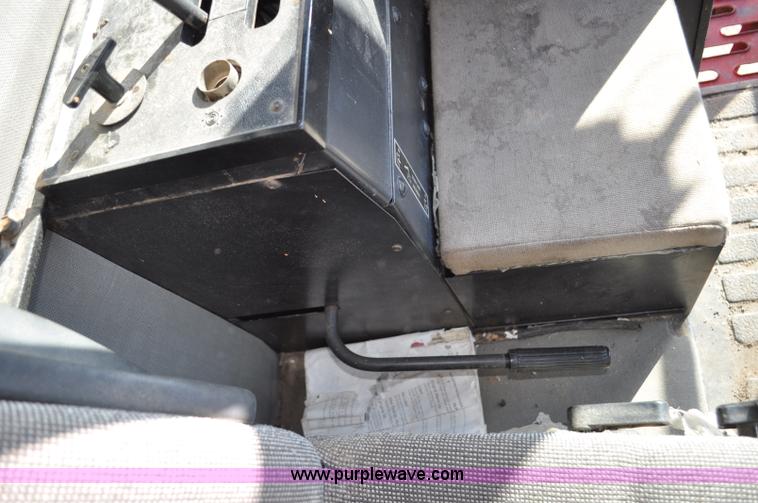 image for item C3390 1990 Case IH 1680 combine