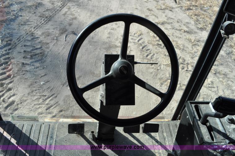 image for item C3390 1990 Case IH 1680 combine