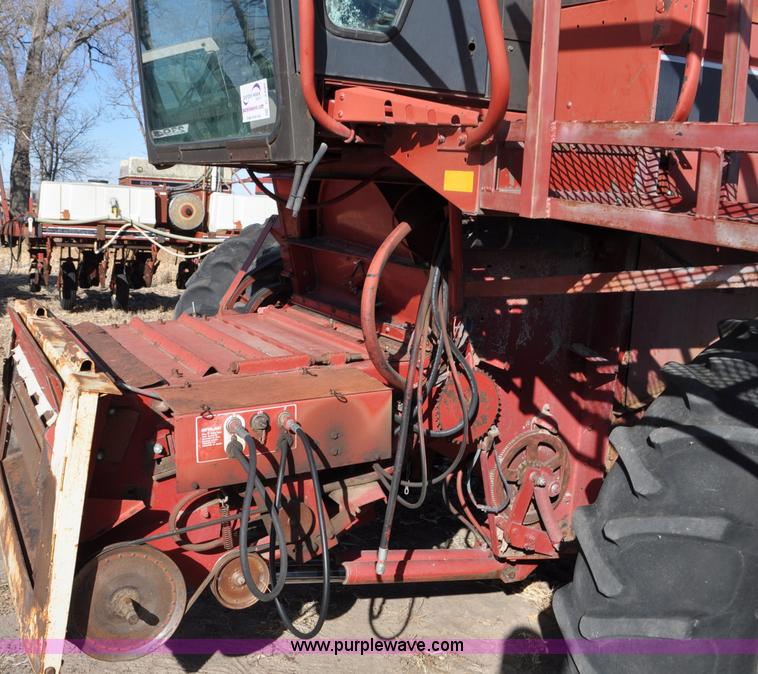 image for item C3390 1990 Case IH 1680 combine