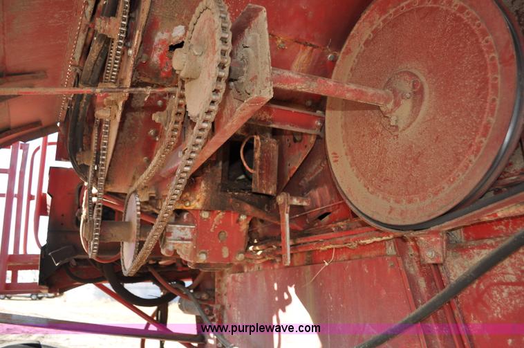 image for item C3390 1990 Case IH 1680 combine