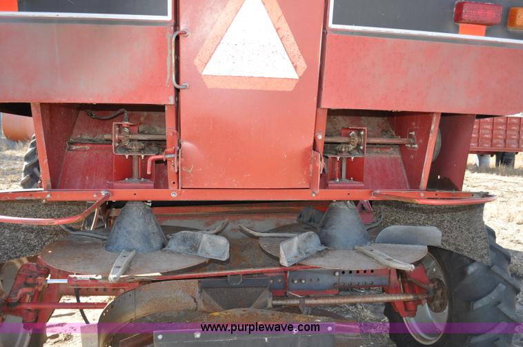 image for item C3390 1990 Case IH 1680 combine