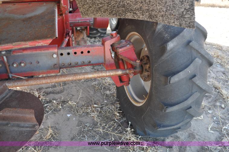 image for item C3390 1990 Case IH 1680 combine