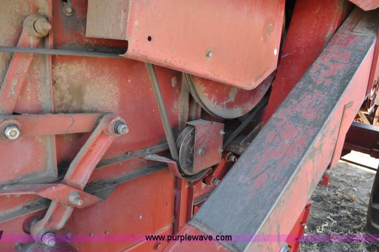 image for item C3390 1990 Case IH 1680 combine