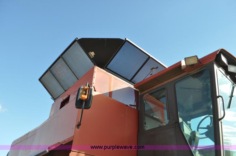 image for item C3390 1990 Case IH 1680 combine