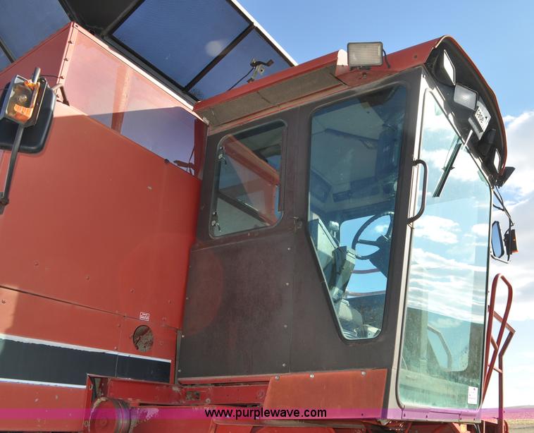 image for item C3390 1990 Case IH 1680 combine