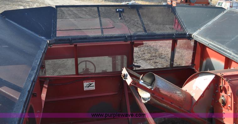 image for item C3390 1990 Case IH 1680 combine