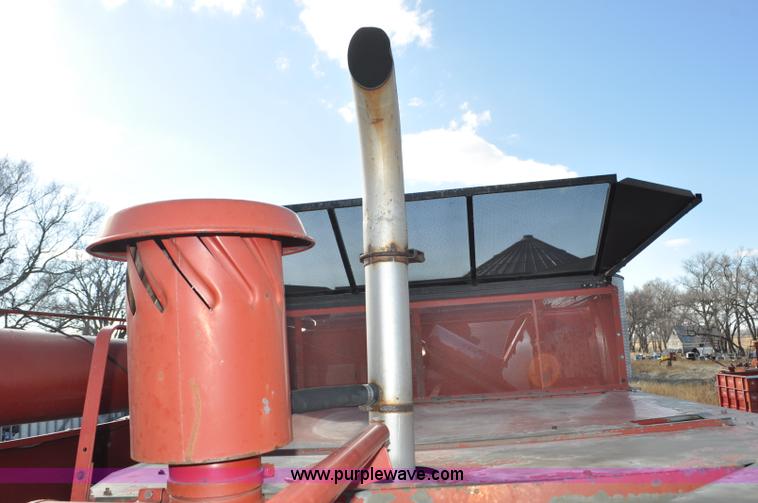 image for item C3390 1990 Case IH 1680 combine