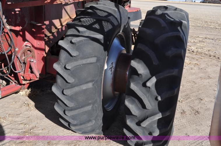 image for item C3390 1990 Case IH 1680 combine