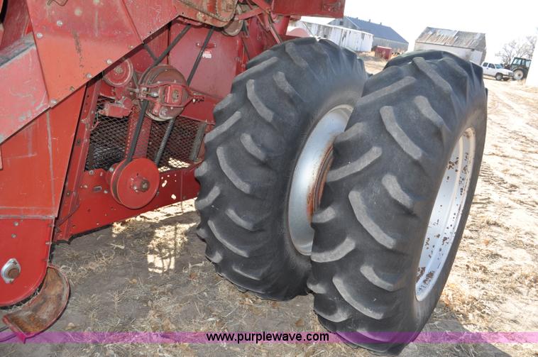 image for item C3390 1990 Case IH 1680 combine