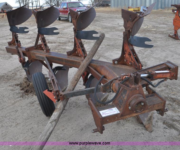image for item C3392 International 140 four bottom rollover plow