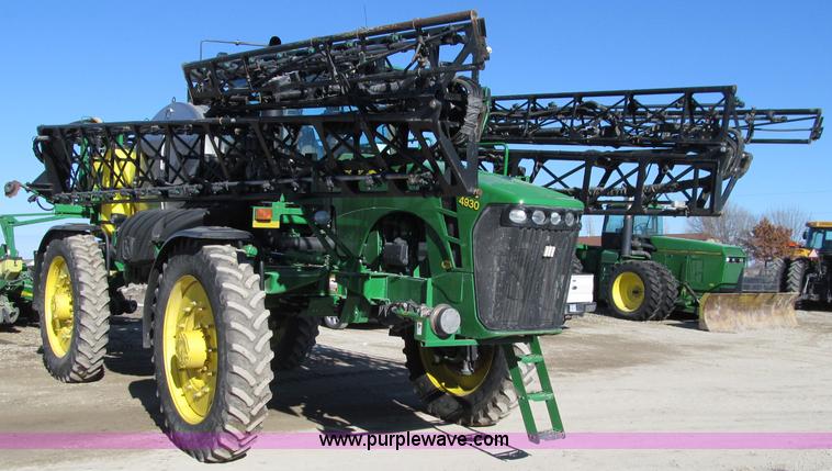 image for item D7138 2010 John Deere 4930 self-propelled sprayer