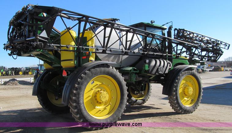 image for item D7138 2010 John Deere 4930 self-propelled sprayer