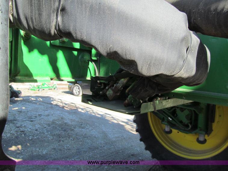 image for item D7138 2010 John Deere 4930 self-propelled sprayer