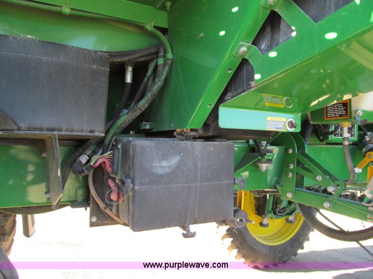 image for item D7138 2010 John Deere 4930 self-propelled sprayer