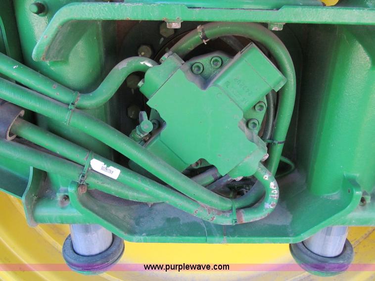 image for item D7138 2010 John Deere 4930 self-propelled sprayer