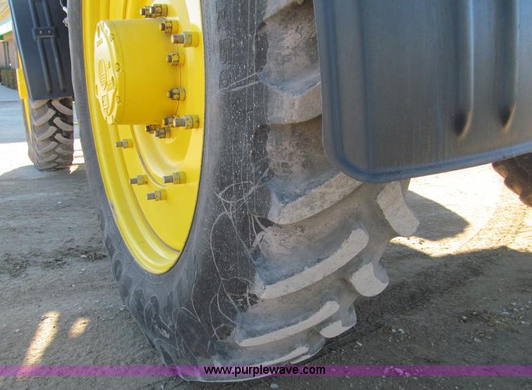 image for item D7138 2010 John Deere 4930 self-propelled sprayer