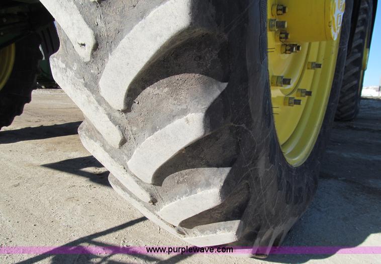 image for item D7138 2010 John Deere 4930 self-propelled sprayer