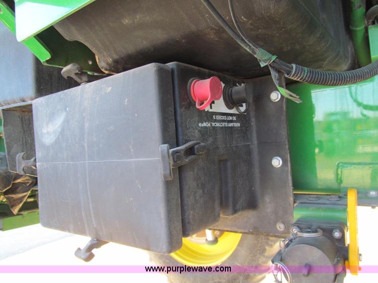 image for item D7138 2010 John Deere 4930 self-propelled sprayer