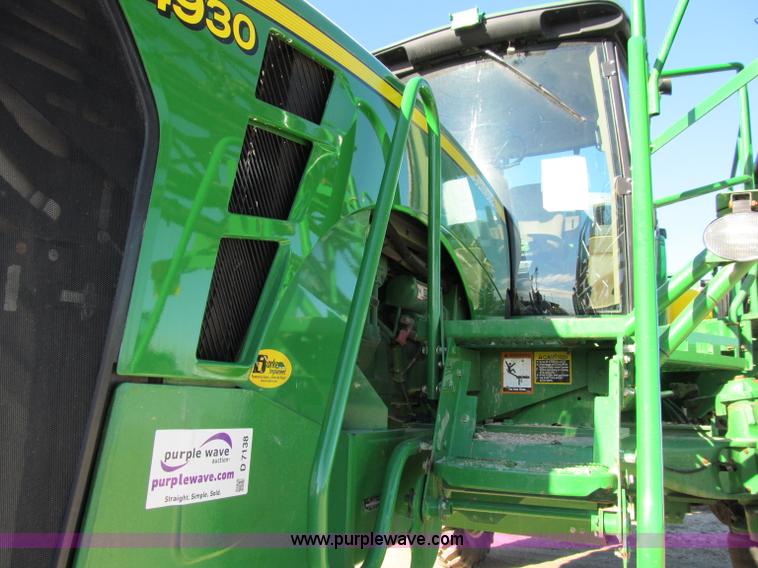 image for item D7138 2010 John Deere 4930 self-propelled sprayer