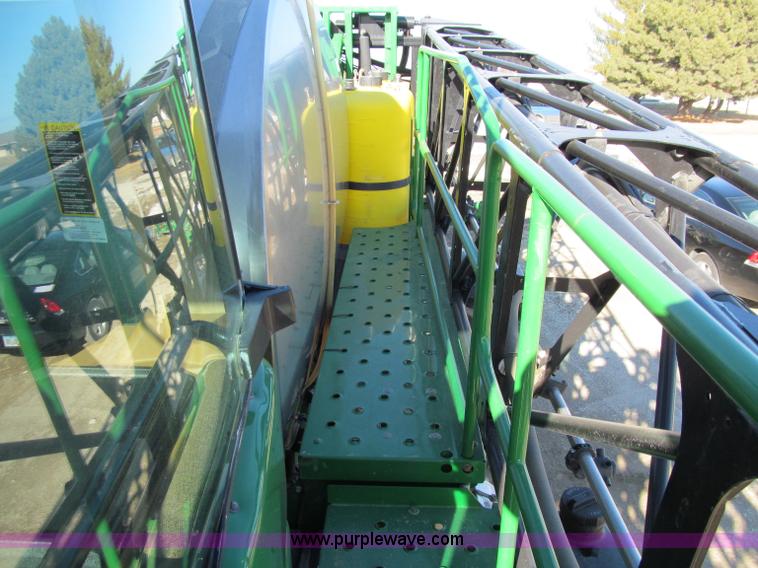 image for item D7138 2010 John Deere 4930 self-propelled sprayer