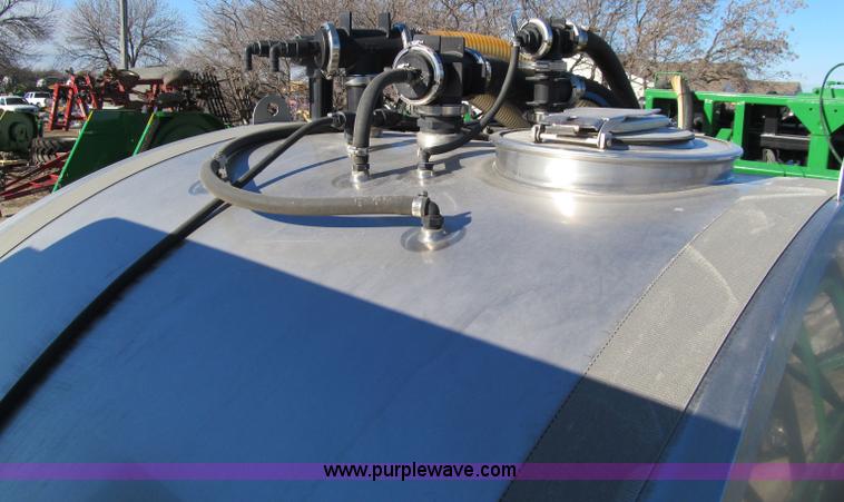 image for item D7138 2010 John Deere 4930 self-propelled sprayer