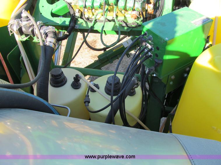 image for item D7138 2010 John Deere 4930 self-propelled sprayer