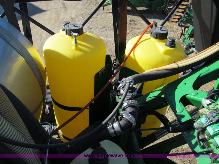 image for item D7138 2010 John Deere 4930 self-propelled sprayer