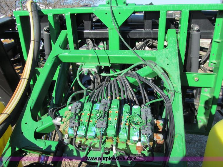 image for item D7138 2010 John Deere 4930 self-propelled sprayer
